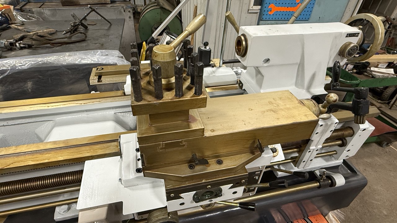 Stanko LA560x2000 Manual Lathe