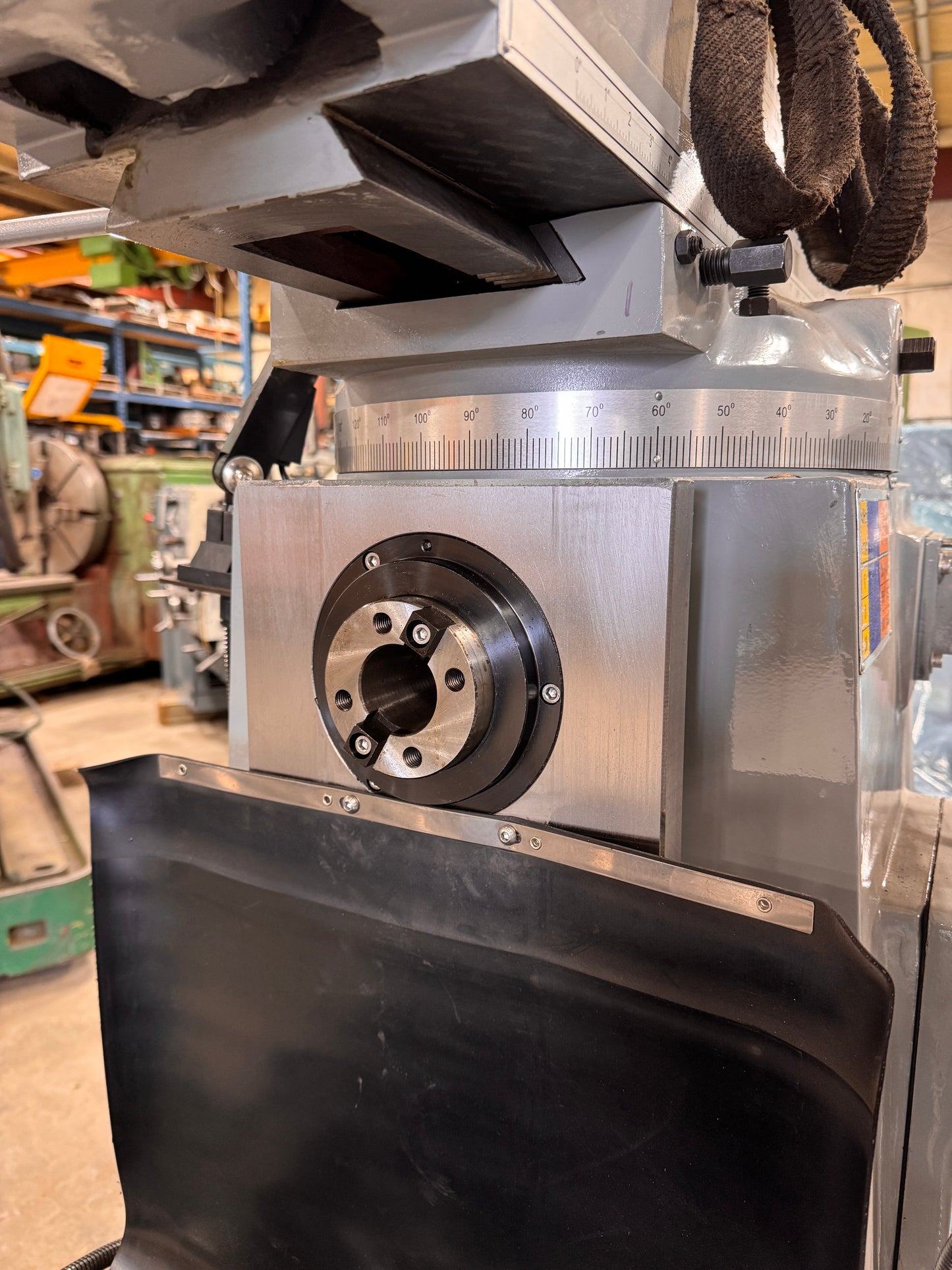 YUWE TM330H  Horizontal & Vertical Milling Machine