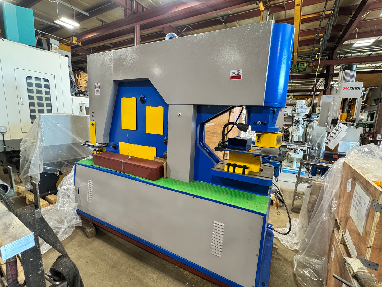 New YUWE 140 Ton Dual Hydraulic Ironworker
