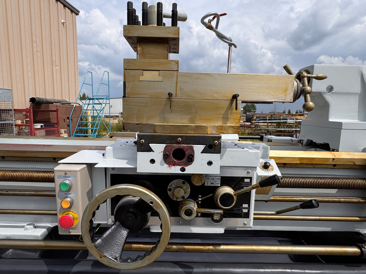 Stanko LA660x3000 Manual Lathe