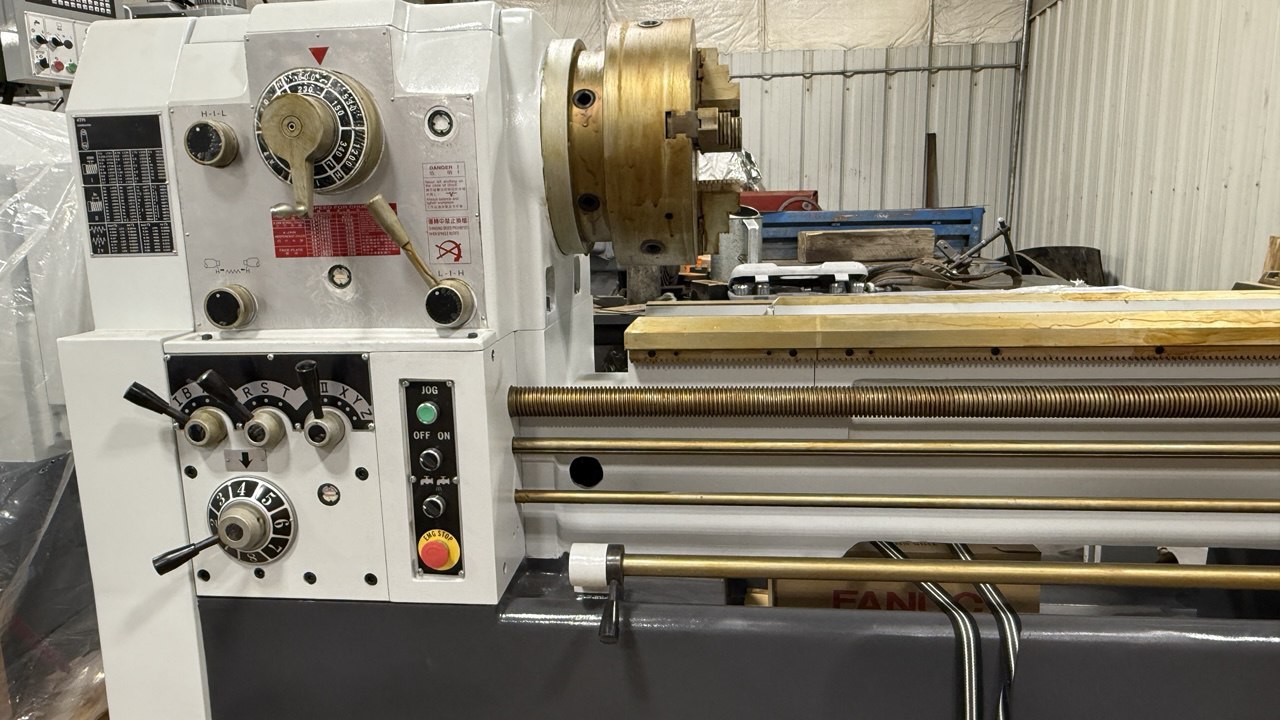 Stanko LA560x2000 Manual Lathe